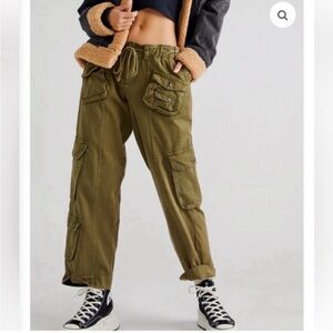 We the free Tahiti pull on cargo pant in sage green size small